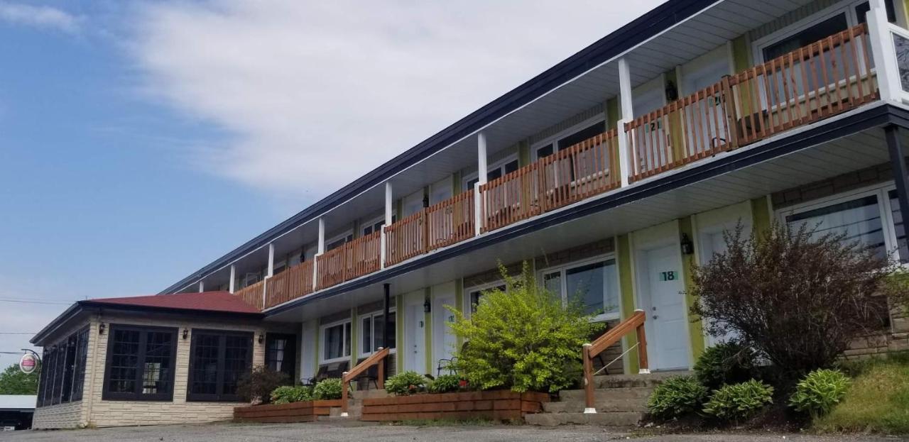 Auberge Happy Logis Lac-Etchemin Bagian luar foto