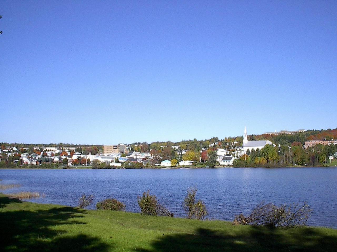 Auberge Happy Logis Lac-Etchemin Bagian luar foto
